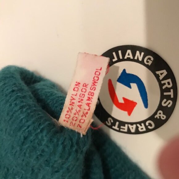 EXCLUSIVE LOT OF 2: NWT WOMEN GLOVES LAMBSWOOL & ANGORA WITH EMBROIDERY … - Picture 4 of 4